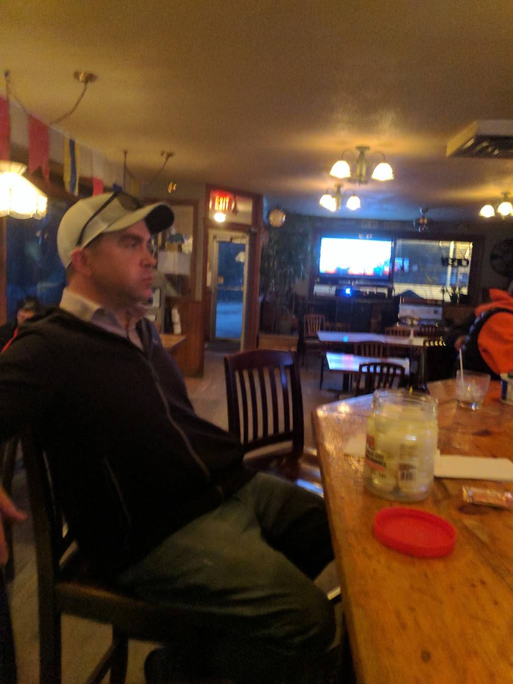 Point Dining Lounge | restaurant | 346 Bayview Dr, Woodlawn, ON K0A 3M0, Canada | 6138323013 OR +1 613-832-3013