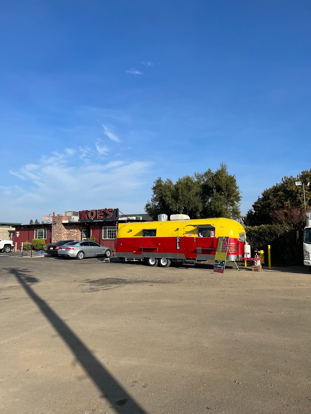 Little George Pizza and happy chicken | restaurant | 10200 CA-99, Morada, CA 95212, USA | 2096169380 OR +1 209-616-9380