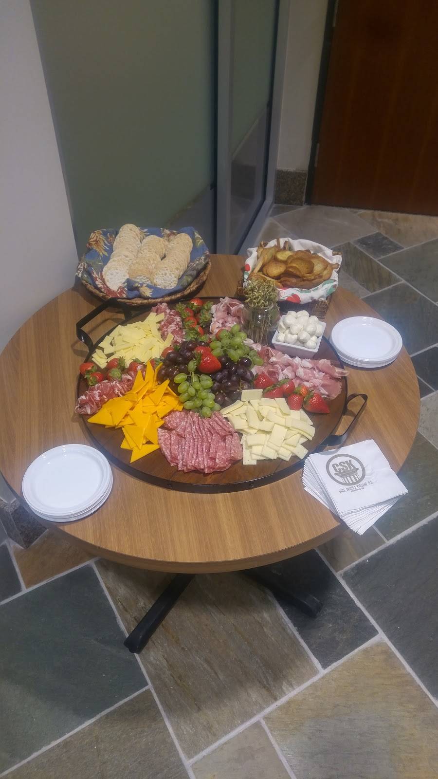 L&Js Pantry | restaurant | 9150 South Dadeland Boulevard, Miami, FL 33156, USA | 7863322282 OR +1 786-332-2282