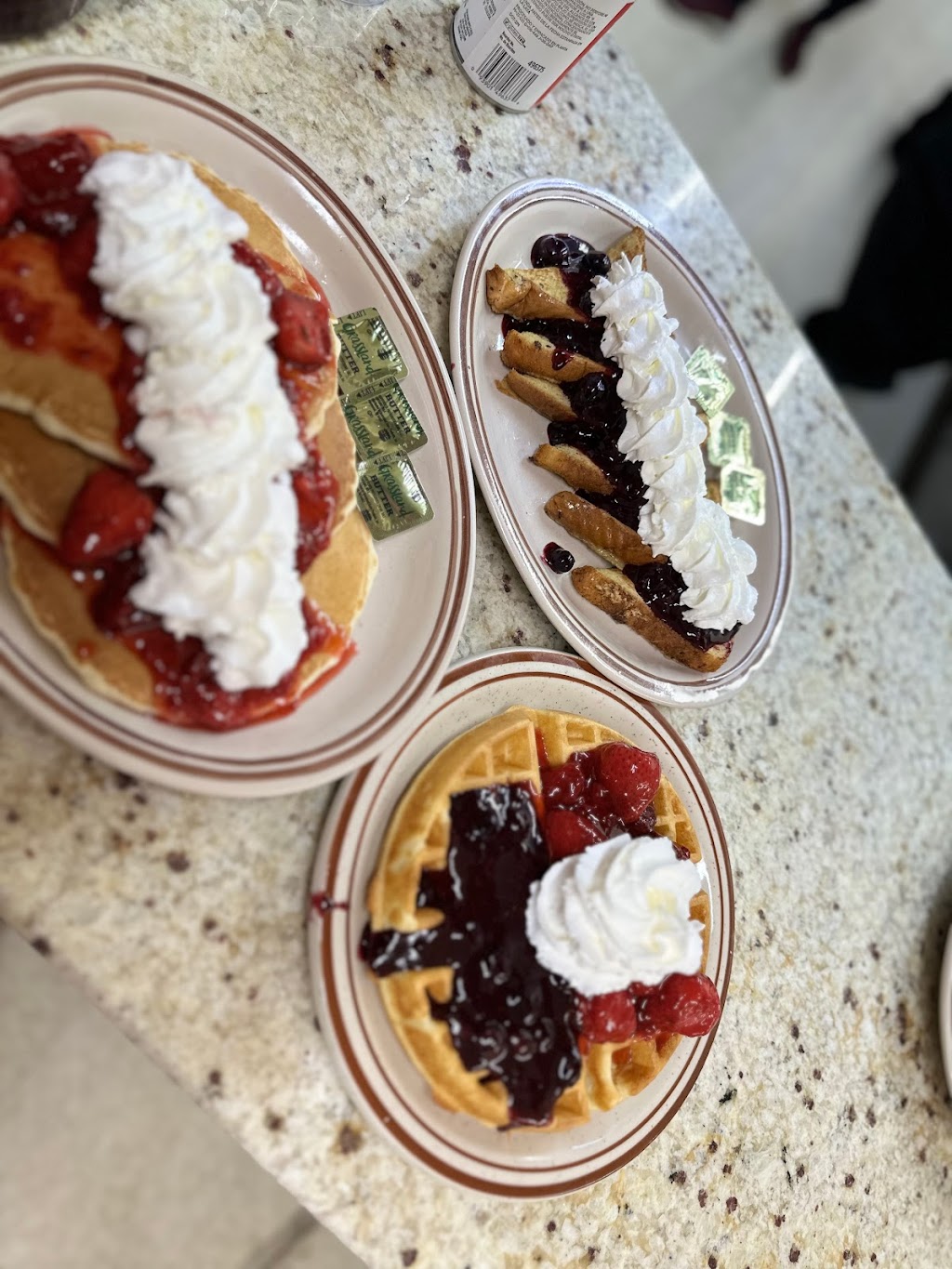 Little Turtle Famous Pancake House | restaurant | 8475 US-33, Churubusco, IN 46723, USA | 2602861043 OR +1 260-286-1043