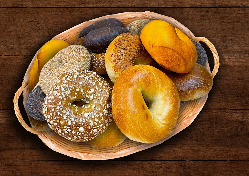 Broad Nosh Bagels | restaurant | 2350 Broadway, New York, NY 10024, USA | 2126000933 OR +1 212-600-0933