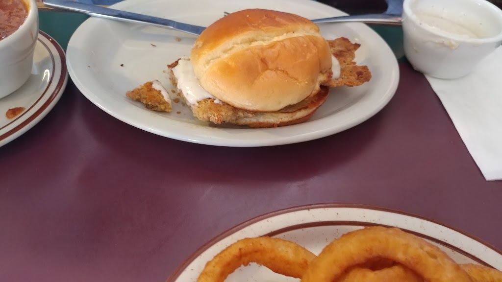 Kim’s Family Restaurant | restaurant | 302 B St, Glendo, WY 82213, USA | 3077354616 OR +1 307-735-4616