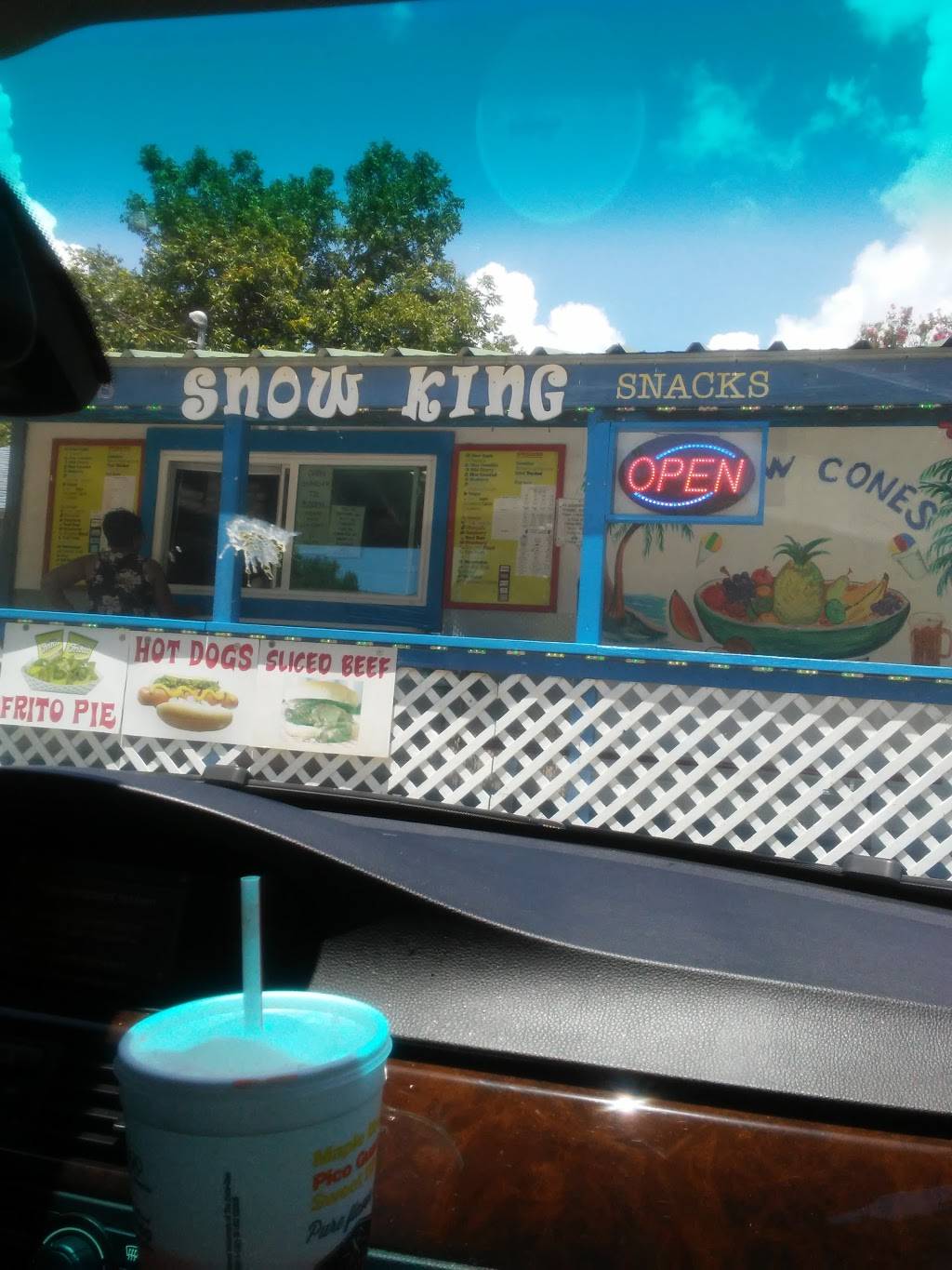 Snow King (Snow Cones) | cafe | 1310 Cedar Dr, La Marque, TX 77568, USA | 4097390521 OR +1 409-739-0521