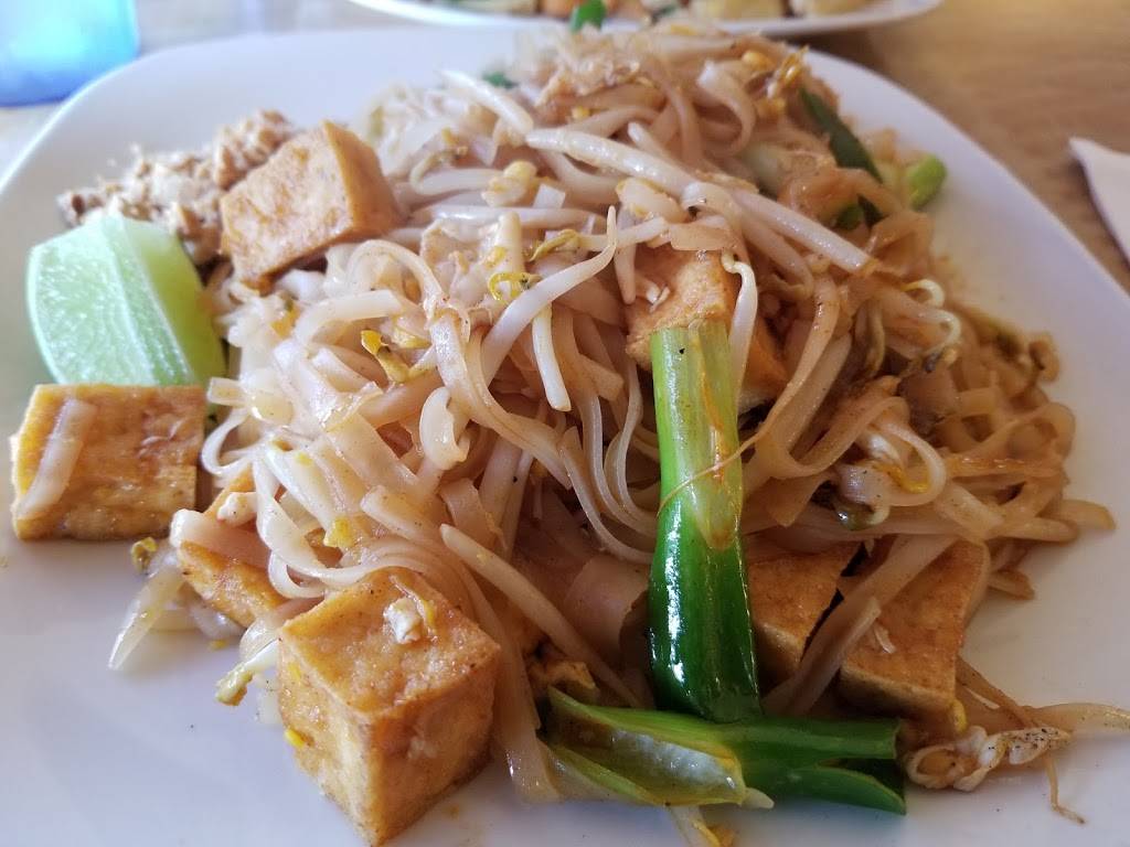 Pad Thai | restaurant | 405 W D St, Lemoore, CA 93245, USA | 5599257959 OR +1 559-925-7959