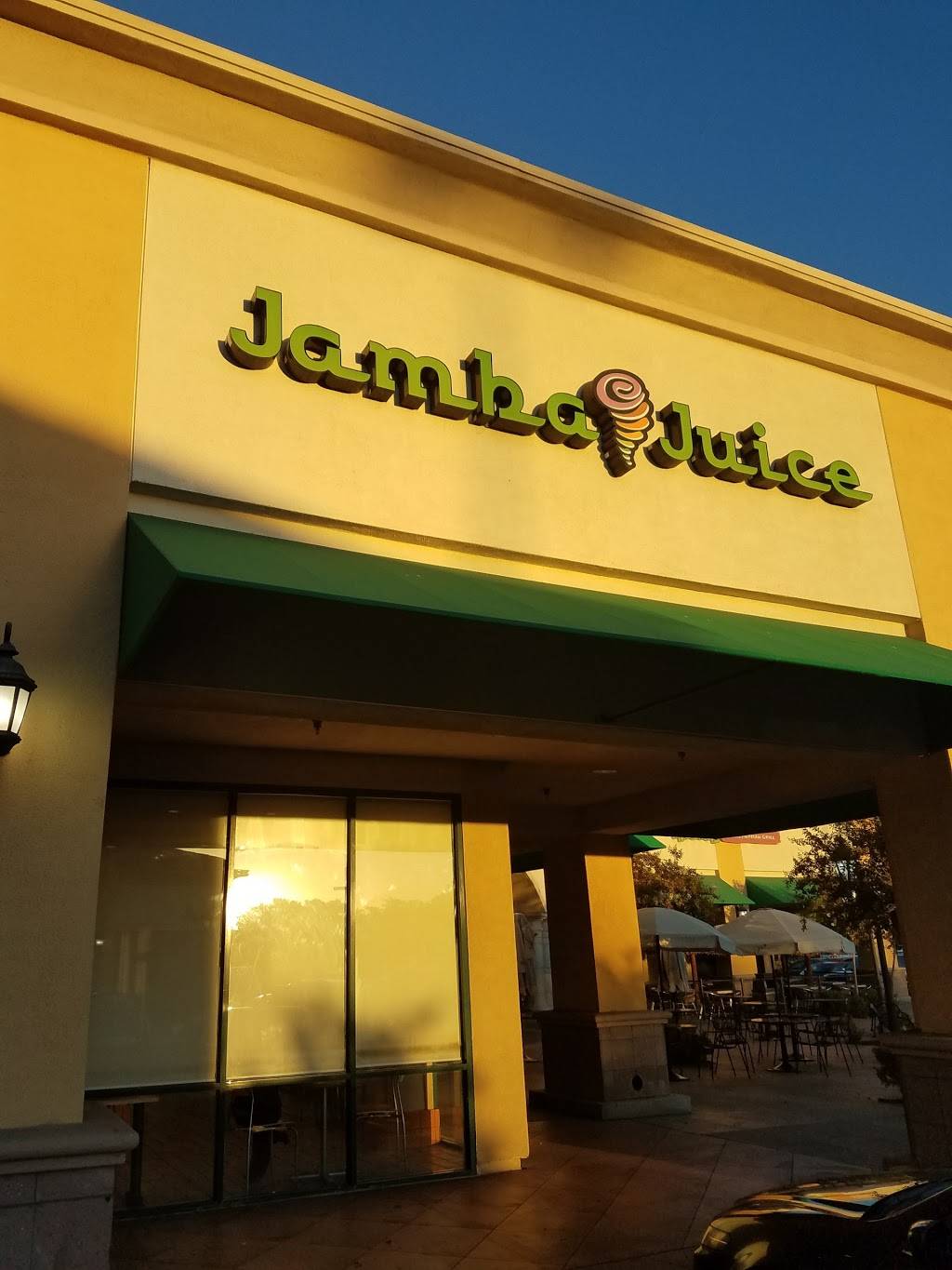 Jamba Juice Valencia II/The Promenade at Town Center | restaurant | 27061 McBean Pkwy, Valencia, CA 91355, USA | 6612902438 OR +1 661-290-2438