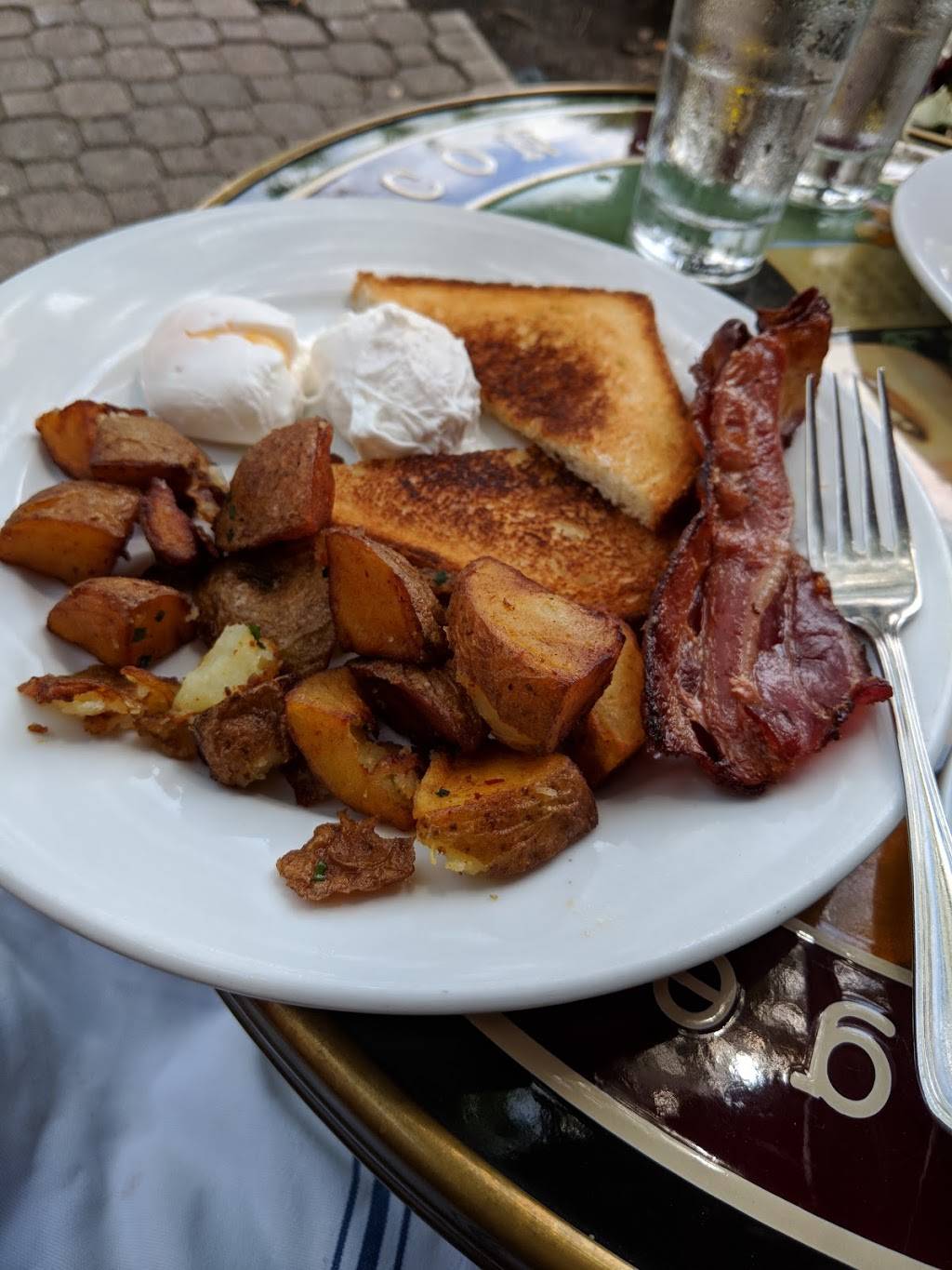 avert Brasserie | restaurant | 35 LaSalle Rd, West Hartford, CT 06107, USA | 8609046240 OR +1 860-904-6240