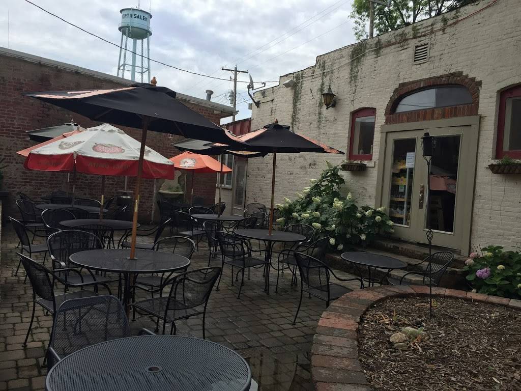 PerillosPizzeria | meal takeaway | 5 S Broadway St, North Salem, IN 46165, USA | 7656764171 OR +1 765-676-4171