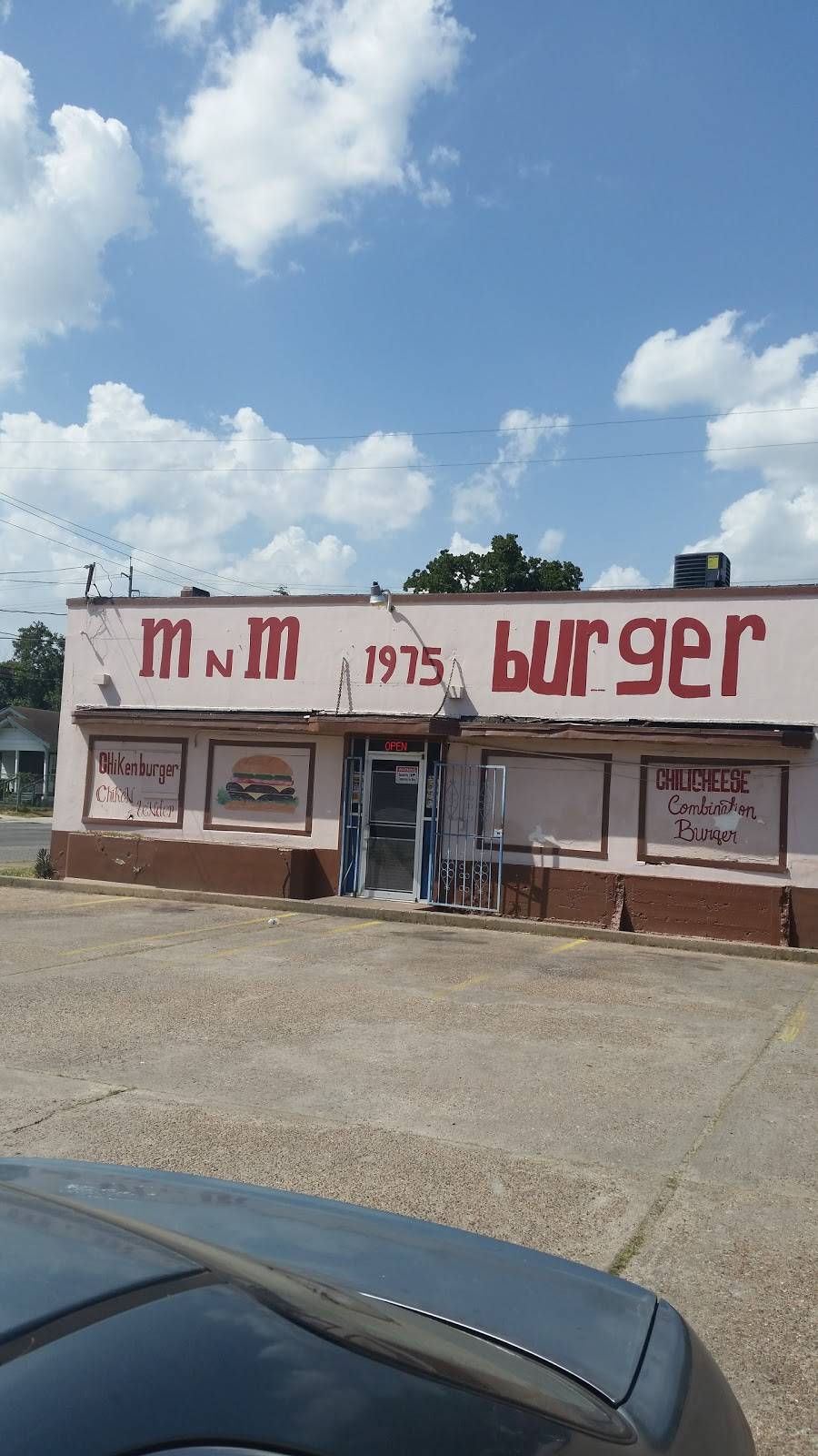 M & M Burger | restaurant | 210 Wayside Dr, Houston, TX 77011, USA | 7139217403 OR +1 713-921-7403
