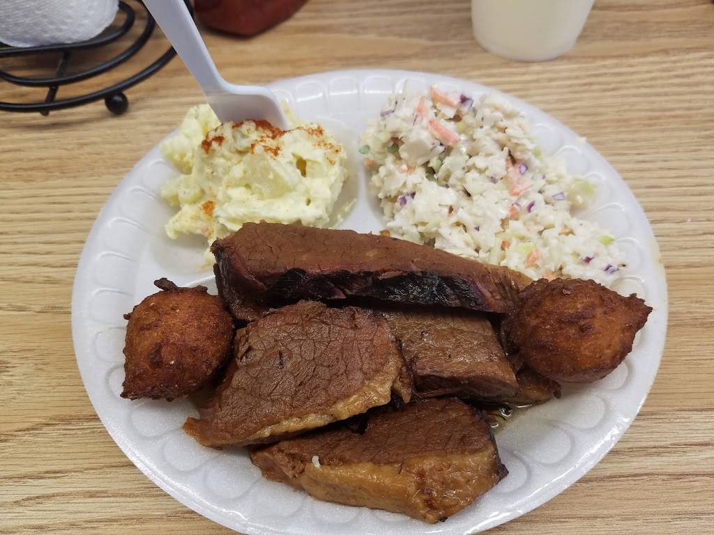 Love That BBQ | restaurant | 1901 Maryville Pike, Knoxville, TN 37920, USA | 8657481741 OR +1 865-748-1741