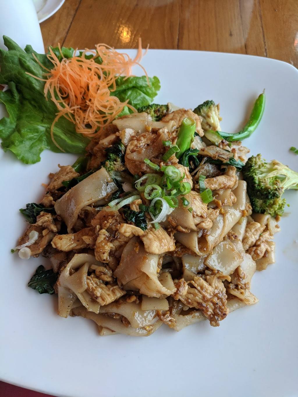 Mum Mum Restaurant | restaurant | 10945 George Mason Cir #135, Manassas, VA 20110, USA | 5712080264 OR +1 571-208-0264