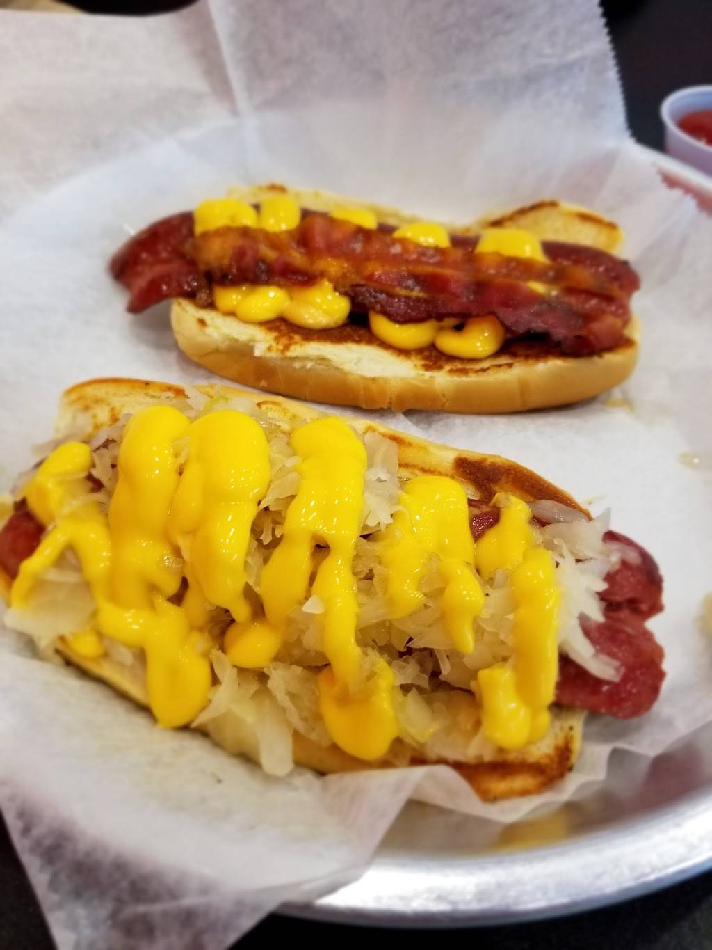 The Wienery | meal takeaway | 17 Bridge St, Stamford, CT 06905, USA | 2035694990 OR +1 203-569-4990