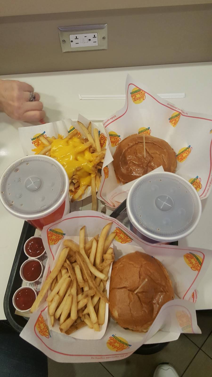 Johnny Rockets | restaurant | 3950 S Las Vegas Blvd, Las Vegas, NV 89119, USA | 7027786677 OR +1 702-778-6677