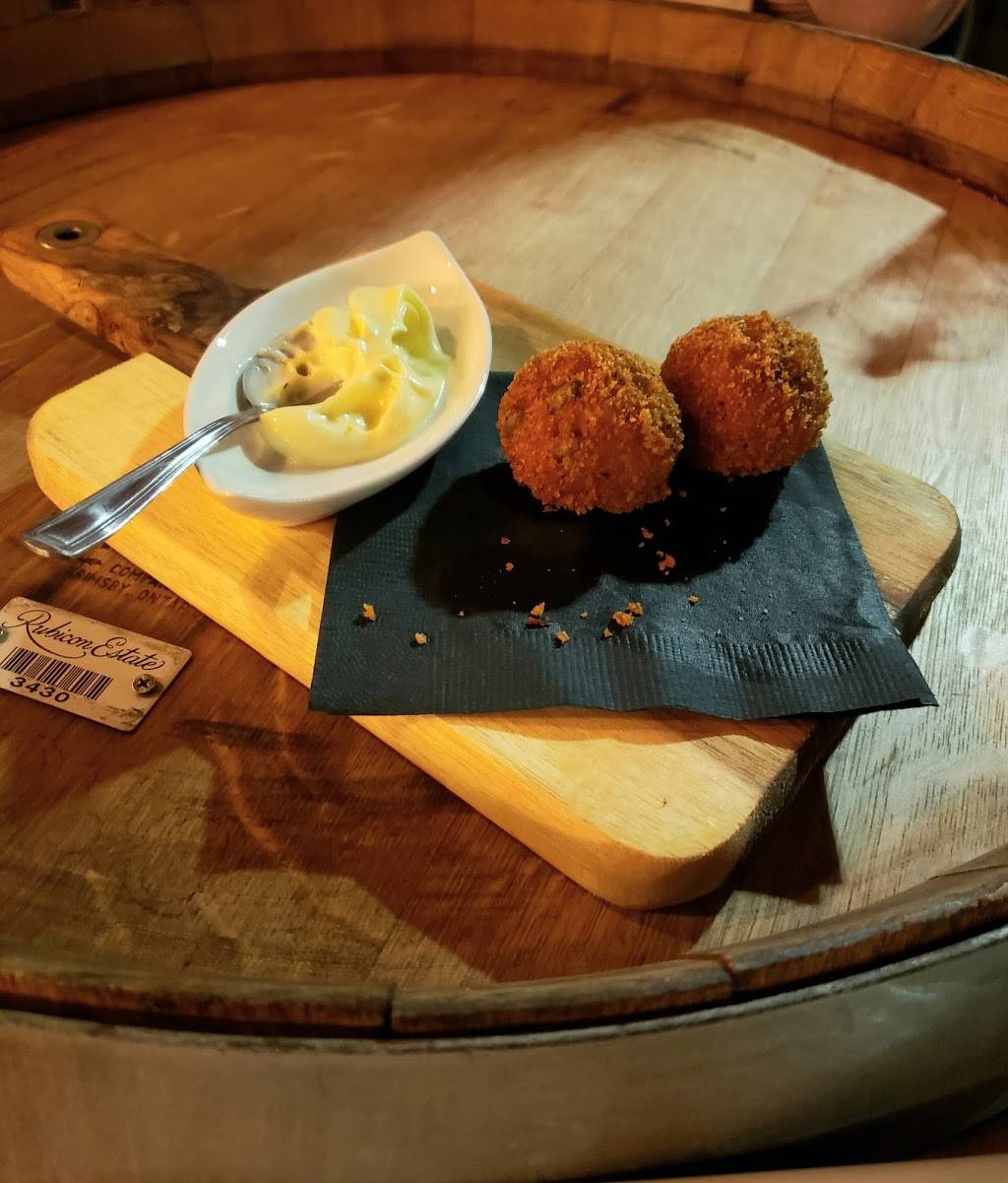 The Aging Oak | restaurant | 3 Queen St E, Cambridge, ON N3C 2A7, Canada | 5192607000 OR +1 519-260-7000