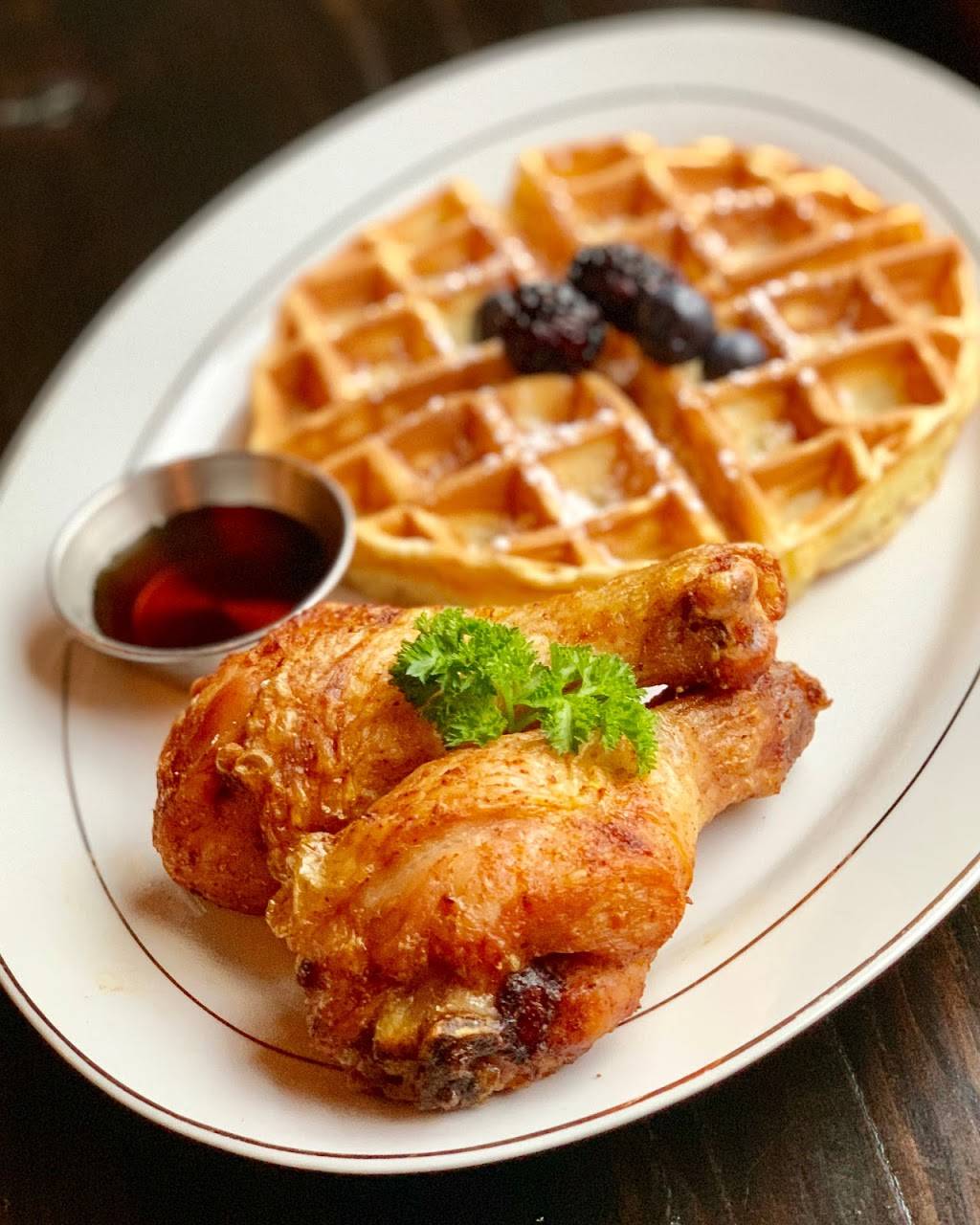 PEQUE Vinos & Tapas | restaurant | 231 W 145th St, New York, NY 10039, USA | 6466784095 OR +1 646-678-4095