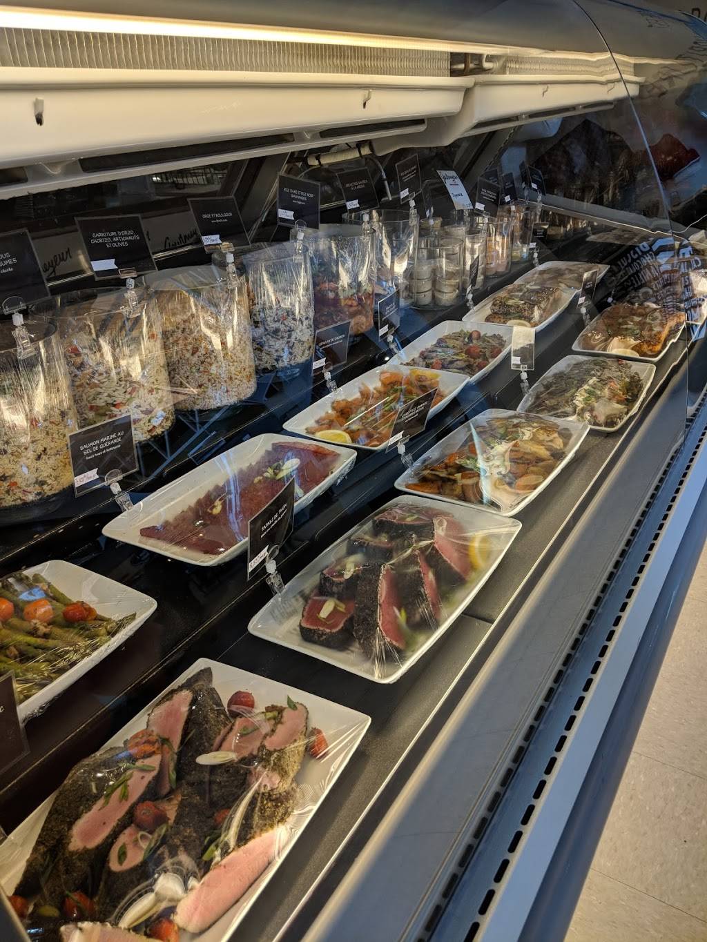 Gourmeyeur | restaurant | 3535 Desserte Nord Autoroute 440 O, Laval, QC H7P 5G9, Canada | 4506815528 OR +1 450-681-5528