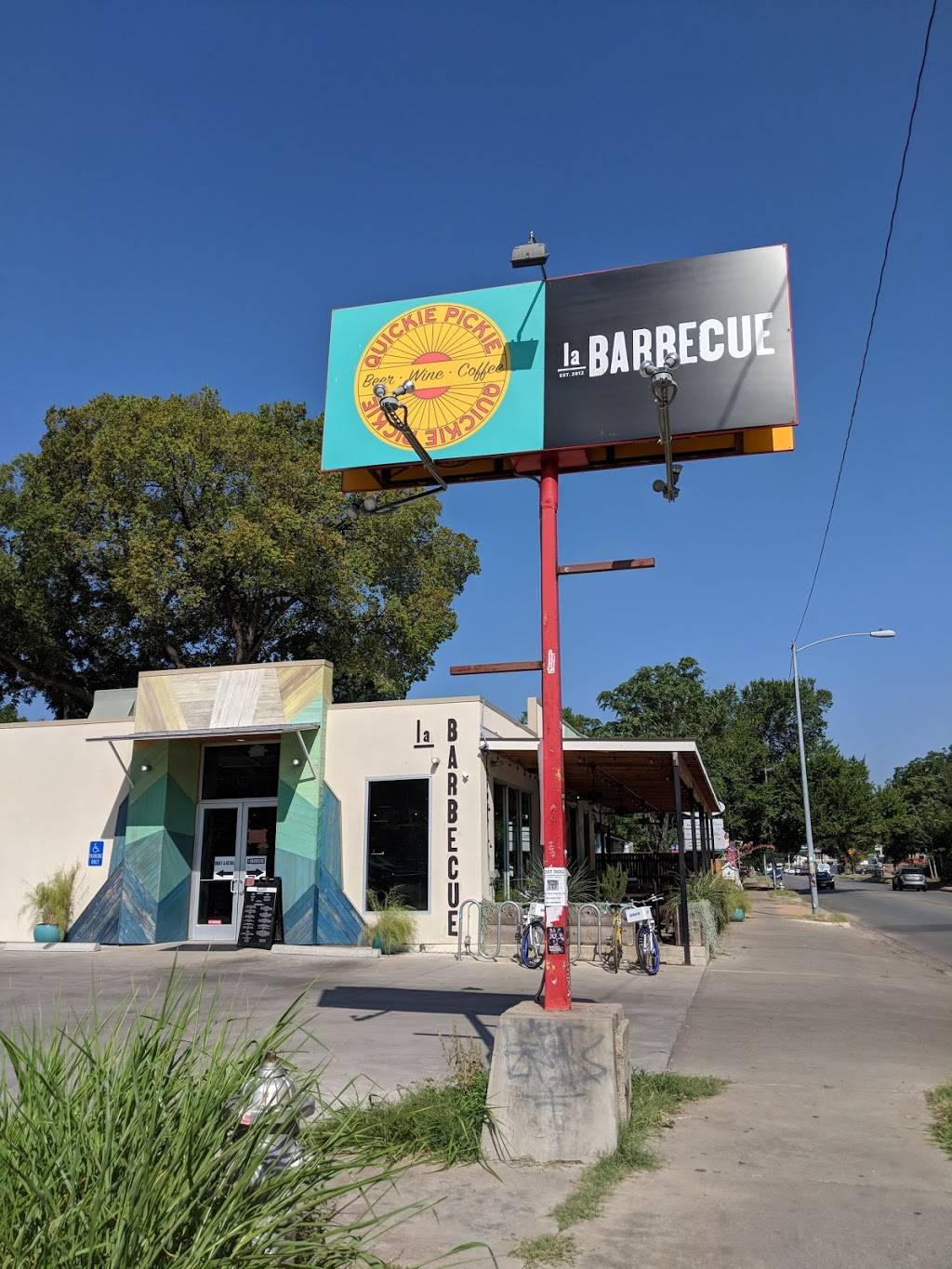 la Barbecue | restaurant | 2027 E Cesar Chavez St, Austin, TX 78702, USA | 5126059696 OR +1 512-605-9696