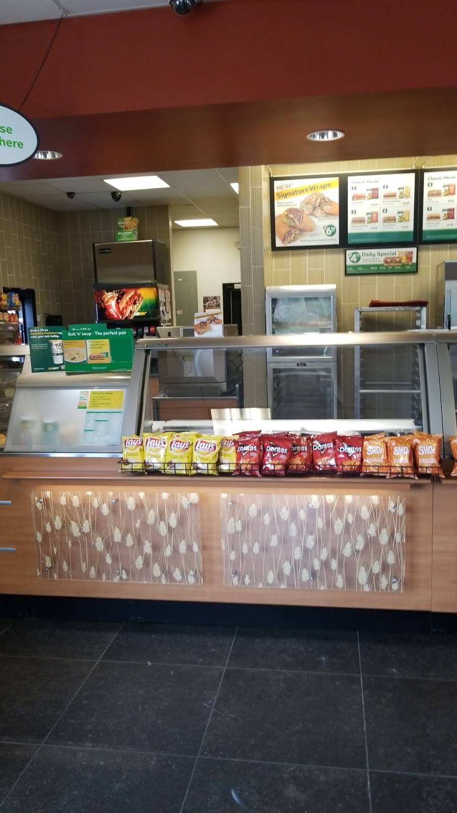 Subway | restaurant | 475 Gordonsville Hwy, Gordonsville, TN 38563, USA | 6156835050 OR +1 615-683-5050