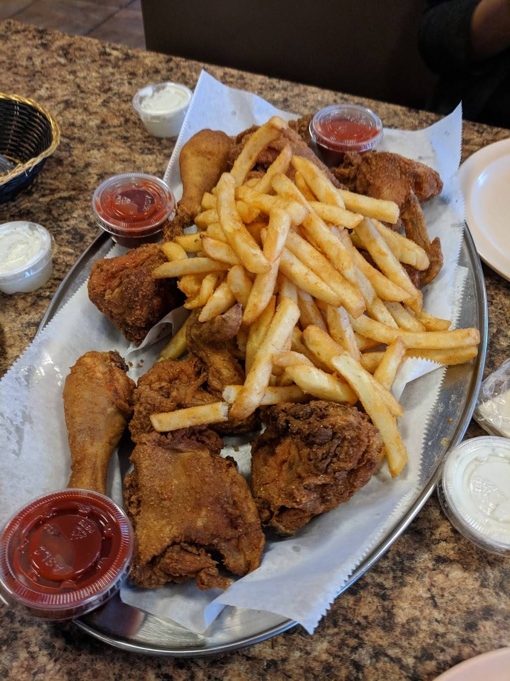 Hamido Restaurant | restaurant | 25412 Ford Rd, Dearborn Heights, MI 48127, USA | 3135628888 OR +1 313-562-8888