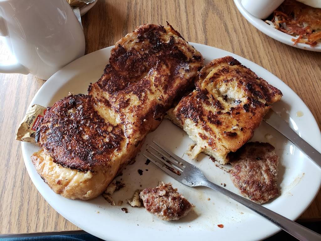 Smoke On the Water | restaurant | 103 Park Ave, Charlevoix, MI 49720, USA | 2312379604 OR +1 231-237-9604