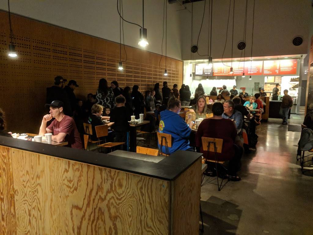 Chipotle Mexican Grill | restaurant | 940 N Western Ave Ste E, San Pedro, CA 90732, USA | 4247036498 OR +1 424-703-6498