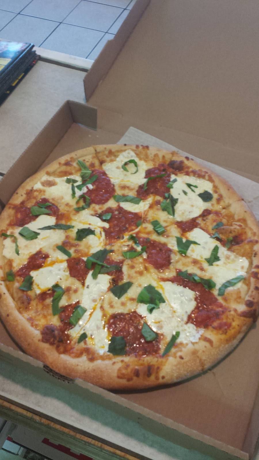 Ipeks La Bella Pizzeria | restaurant | 620 Columbia Turnpike #1, East Greenbush, NY 12061, USA | 5184794411 OR +1 518-479-4411