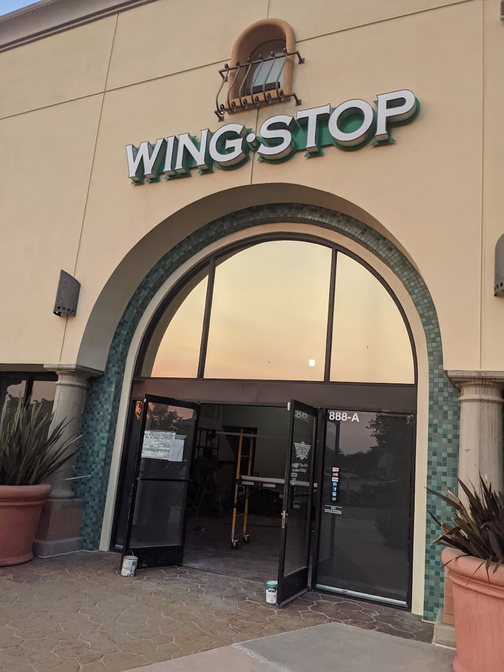 Wingstop | restaurant | 888 New Los Angeles Ave, Moorpark, CA 93021, USA | 8055524099 OR +1 805-552-4099