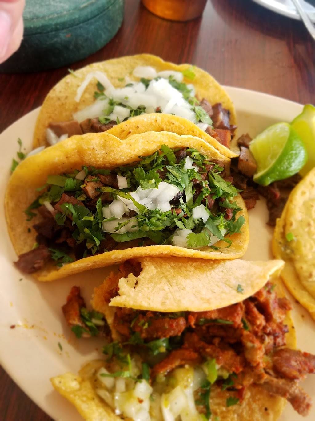 La Guerrerense Cocina Mexicana | restaurant | 4758 W Fullerton Ave, Chicago, IL 60639, USA | 7736616075 OR +1 773-661-6075