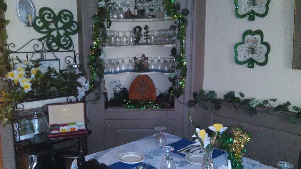 New Boston Inn | restaurant | 101 N Main St, Sandisfield, MA 01255, USA | 4132584477 OR +1 413-258-4477