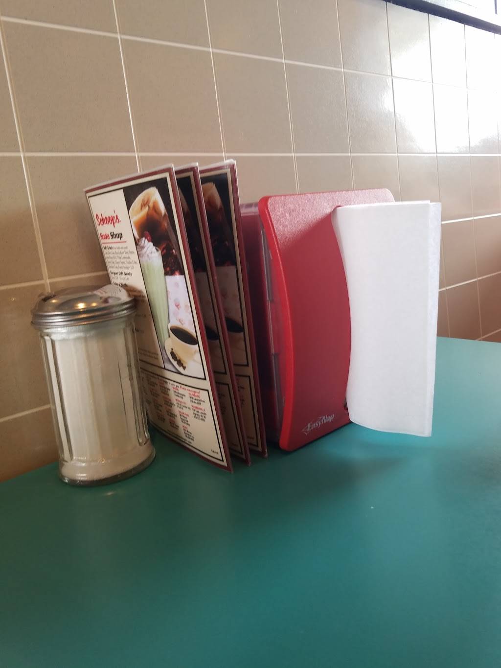 Schoops Hamburgers | restaurant | 695 Torrence Ave, Calumet City, IL 60409, USA | 7088914270 OR +1 708-891-4270