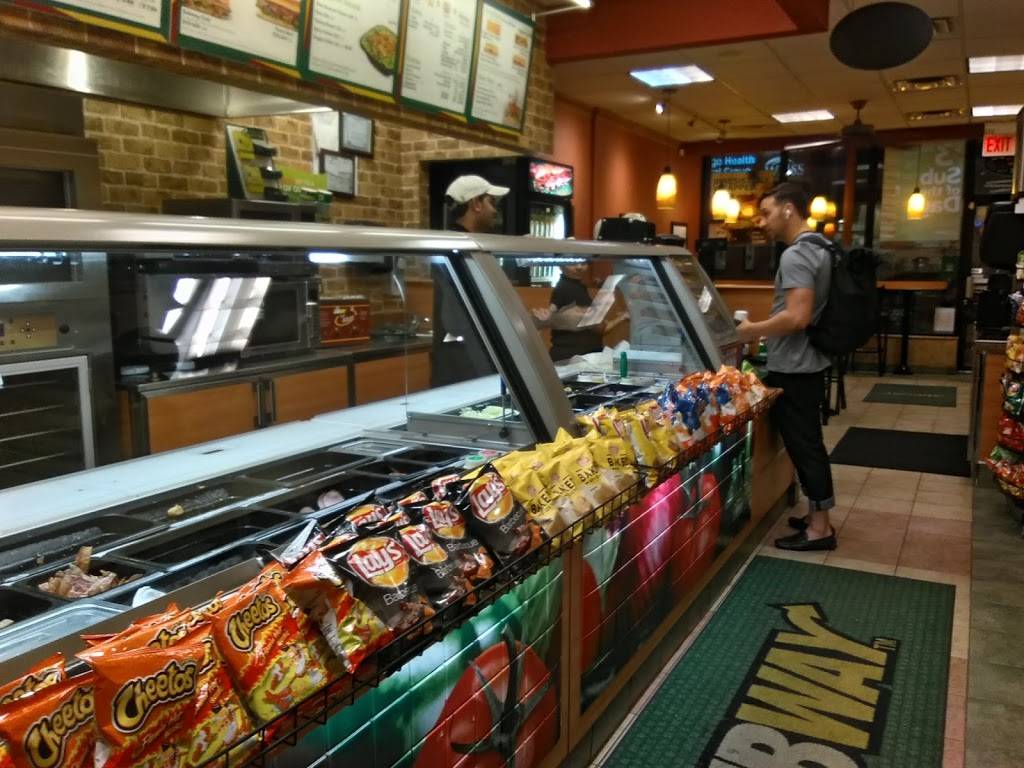 Subway Restaurants | restaurant | 1139 W Granville Ave, Chicago, IL 60660, USA | 7734657827 OR +1 773-465-7827