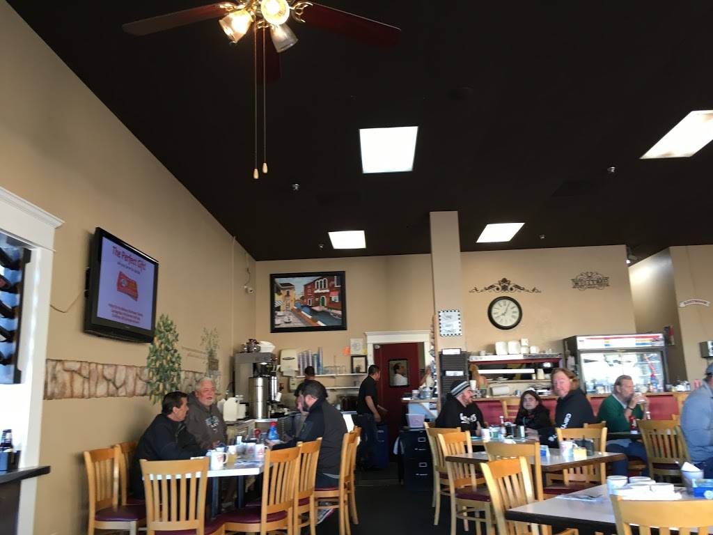 The Breakfast Club | restaurant | 1130 Fremont Blvd #201, Seaside, CA 93955, USA | 8313943238 OR +1 831-394-3238