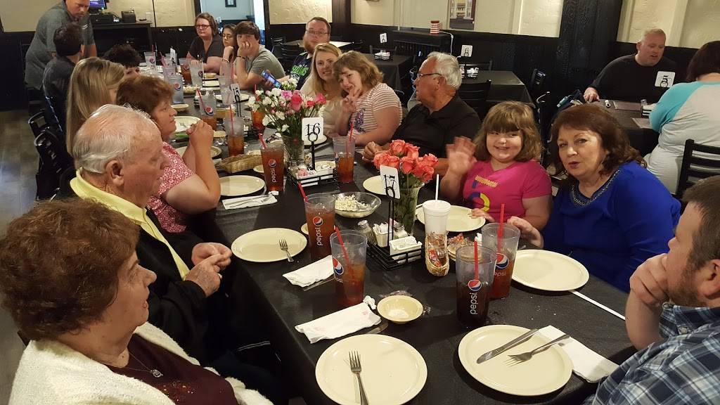 Carriage Inn | restaurant | 103 E Gibson St, Haubstadt, IN 47639, USA | 8127686131 OR +1 812-768-6131