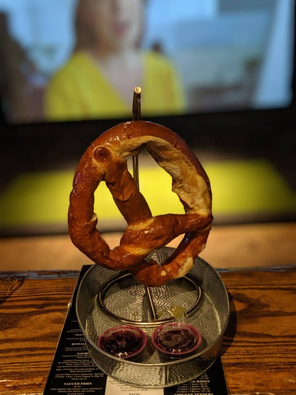 Bridge Side Pub | restaurant | 1005 E 2nd St, Muscatine, IA 52761, USA | 5635545368 OR +1 563-554-5368