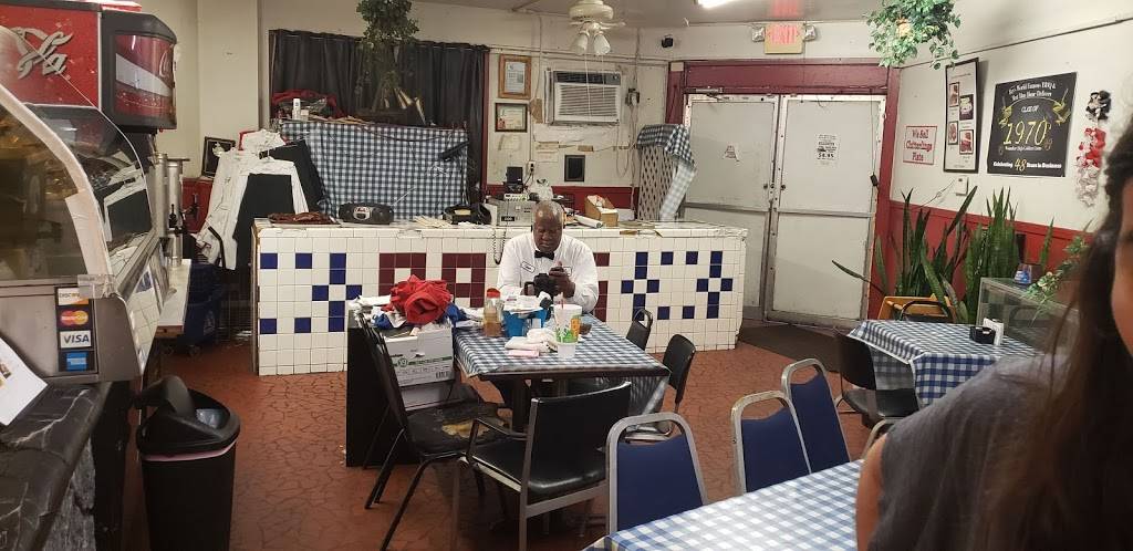 Rays World Famous BBQ | restaurant | 4114 E Service Rd, West Memphis, AR 72301, USA | 8707322044 OR +1 870-732-2044