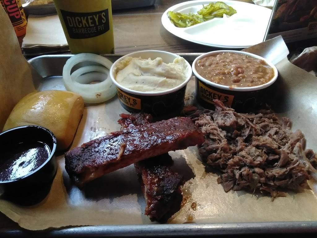 Dickeys Barbecue Pit | restaurant | 16391 Sierra Lakes Pkwy, Fontana, CA 92336, USA | 9093561295 OR +1 909-356-1295