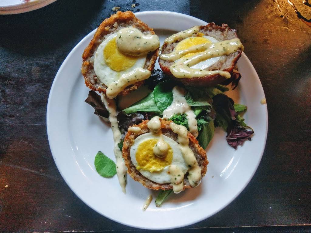 Red Lion Pub | restaurant | 1850 N Water St, Milwaukee, WI 53202, USA | 4144319009 OR +1 414-431-9009