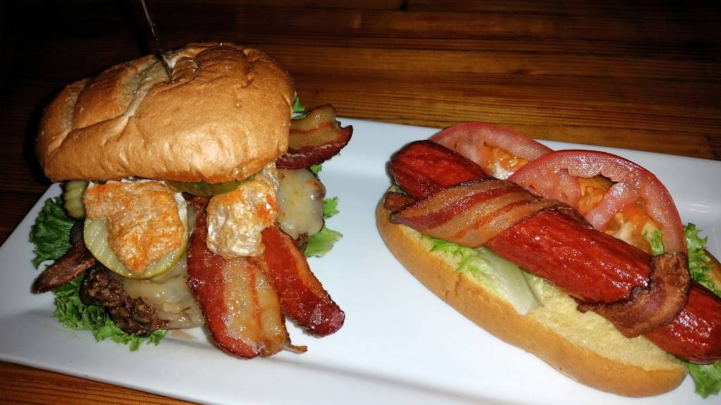 The Berg | restaurant | 435 Cherry St, Huntington, IN 46750, USA | 2602001375 OR +1 260-200-1375