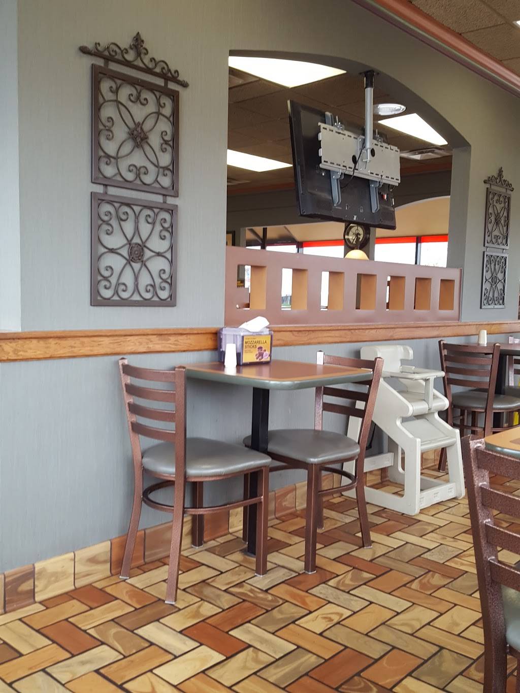 Burger King | restaurant | 2235 Highway 61 East, Jackson, MO 63755, USA | 5732432121 OR +1 573-243-2121