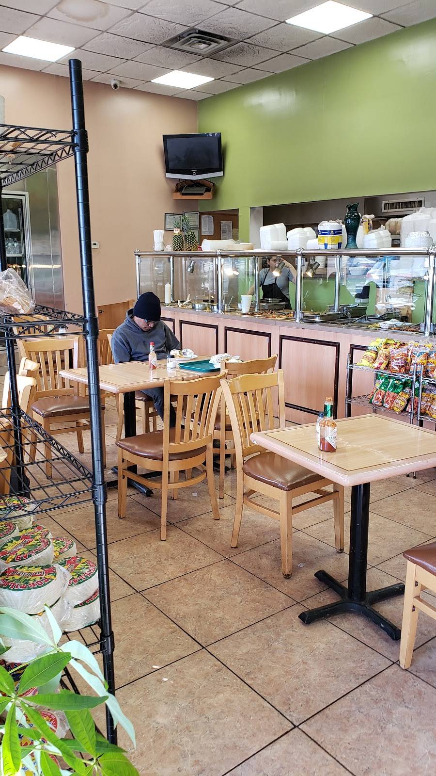 El Buen Gusto Deli | restaurant | 155 Pine Aire Dr, Bay Shore, NY 11706, USA | 6312316141 OR +1 631-231-6141