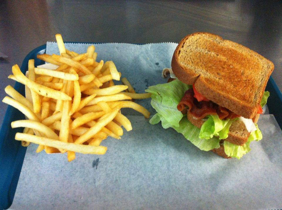 Dairy Creme Corner | restaurant | 187 Homewood Ave, Fairmont, WV 26554, USA | 3043666809 OR +1 304-366-6809