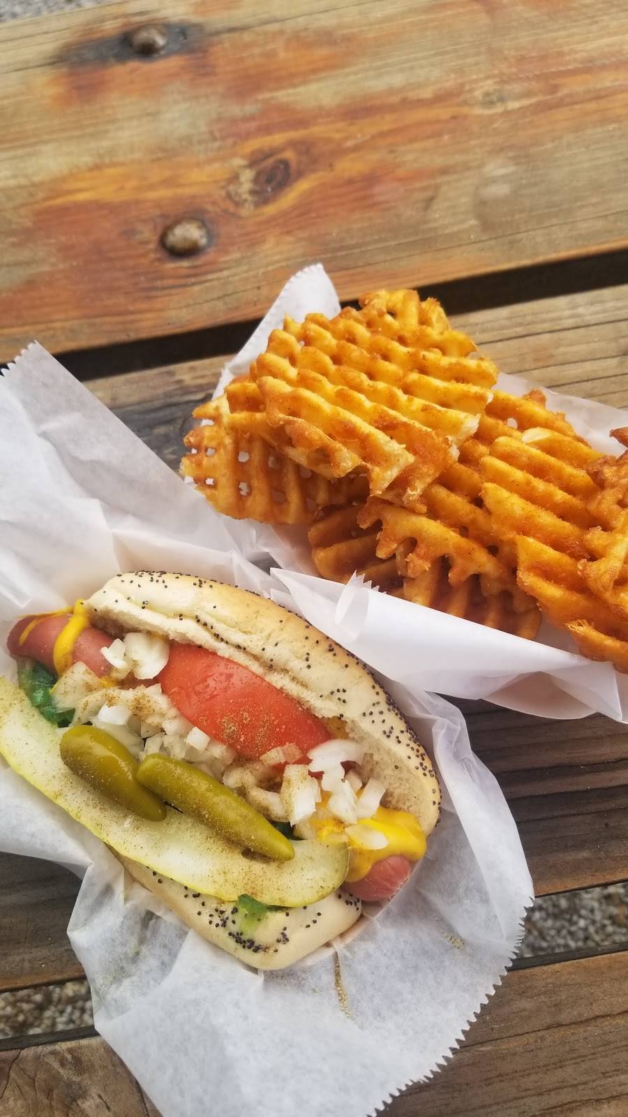 Hot Diggity Dogs & More | restaurant | 2641 Griffin Rd, Fort Lauderdale, FL 33312, USA | 9549817827 OR +1 954-981-7827