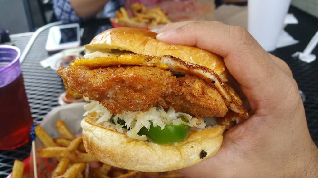 Village Burger | restaurant | 1426 Dunwoody Village Pkwy, Dunwoody, GA 30338, USA | 7705221600 OR +1 770-522-1600