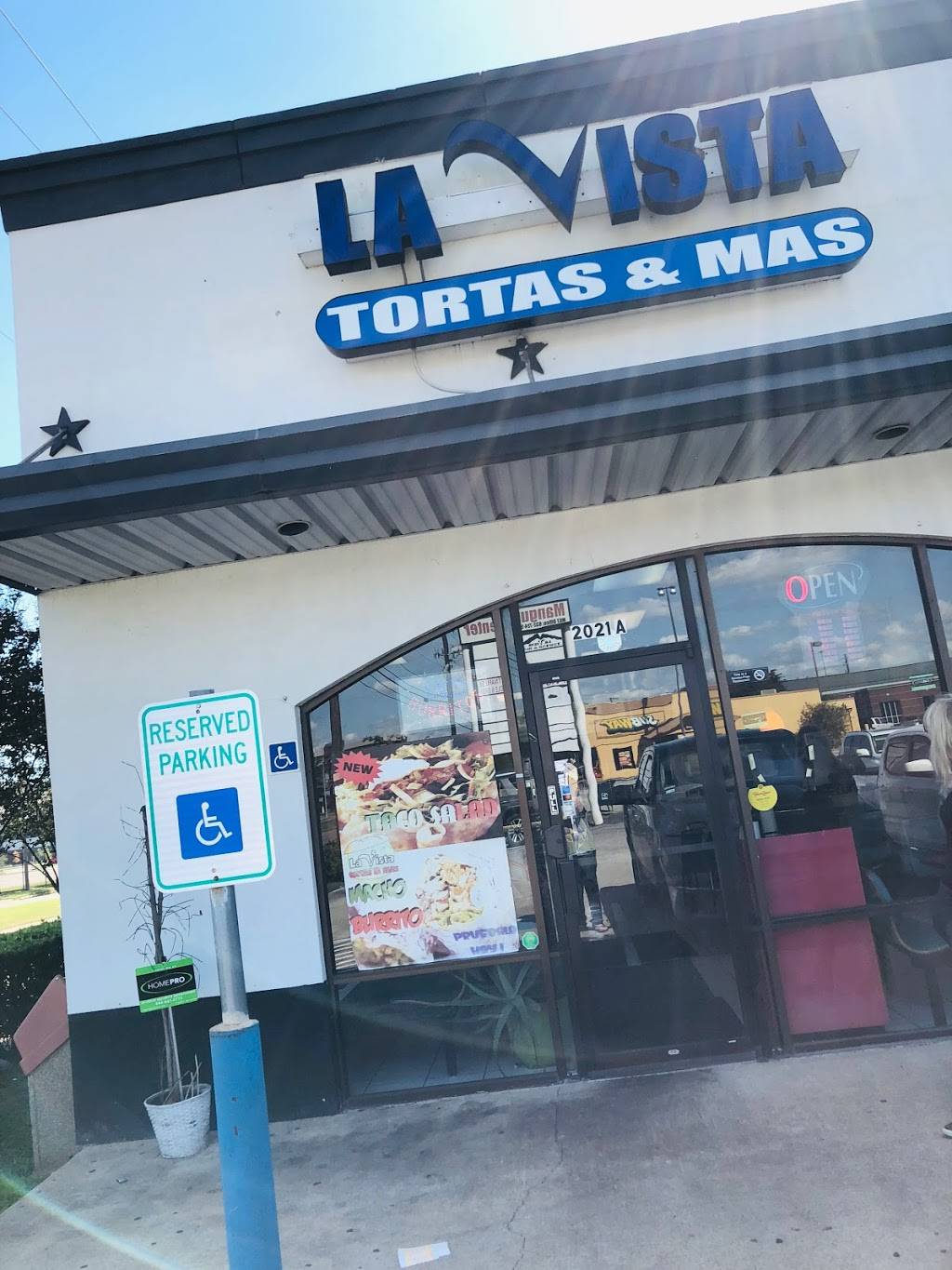 La Vista Tortas & Mas | restaurant | 2021 Mangum Rd, Houston, TX 77092, USA | 7136824422 OR +1 713-682-4422