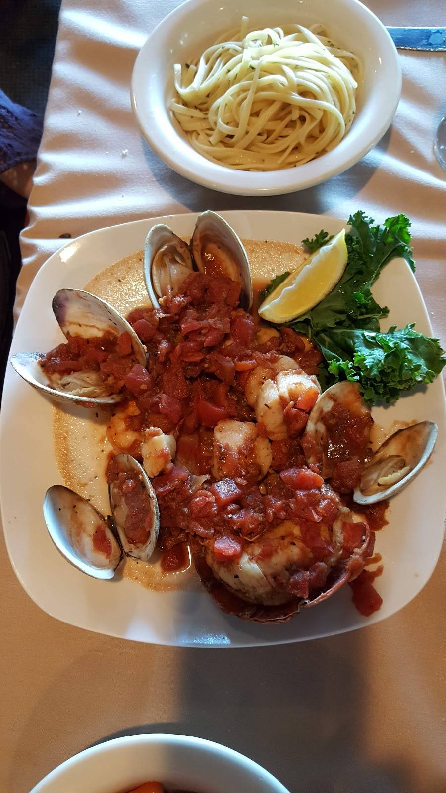 Lookout House | restaurant | 1373 PA-93, Drums, PA 18222, USA | 5707885229 OR +1 570-788-5229