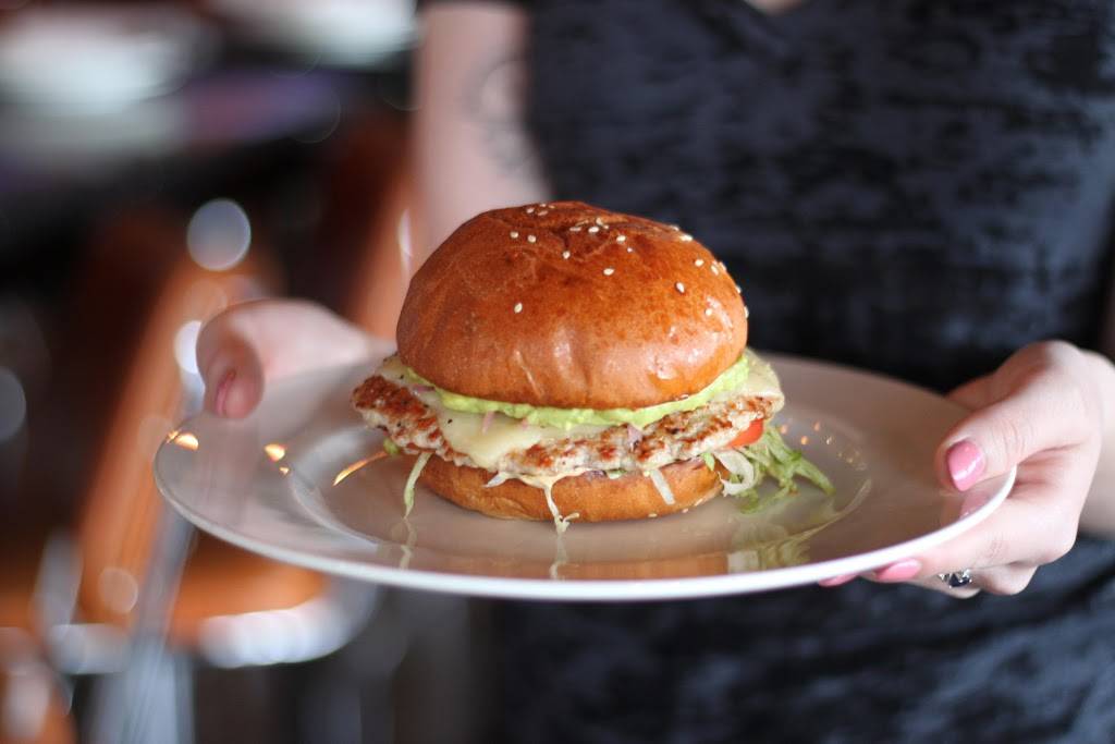 Beertown Public House | restaurant | 561 Hespeler Rd #1A, Cambridge, ON N1R 6J4, Canada | 5196290288 OR +1 519-629-0288