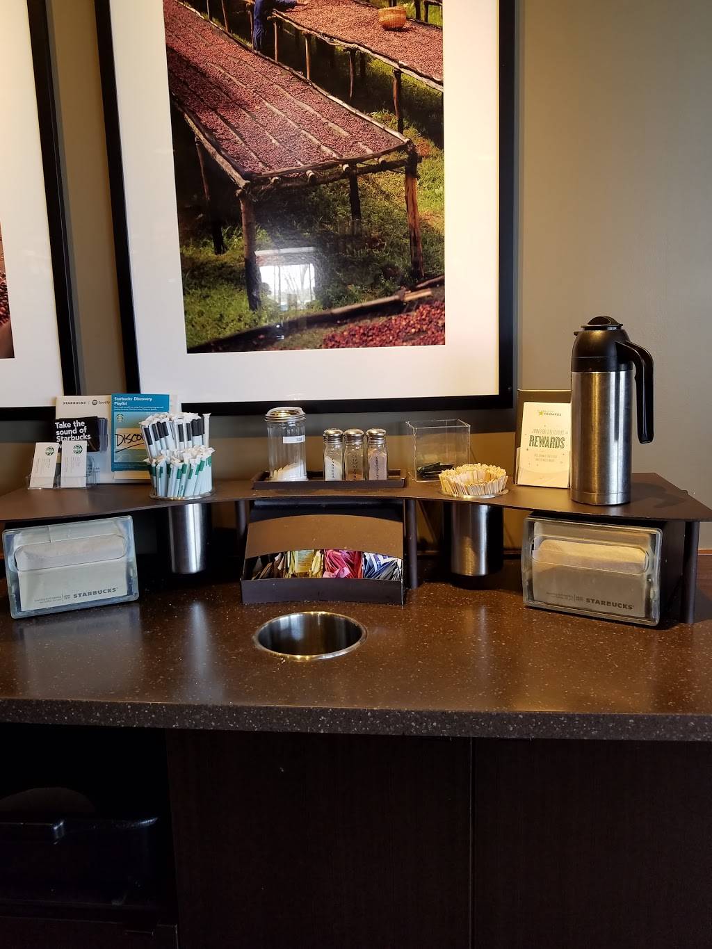 Starbucks | cafe | 2080 Orchard Rd, Montgomery, IL 60538, USA | 6308442289 OR +1 630-844-2289