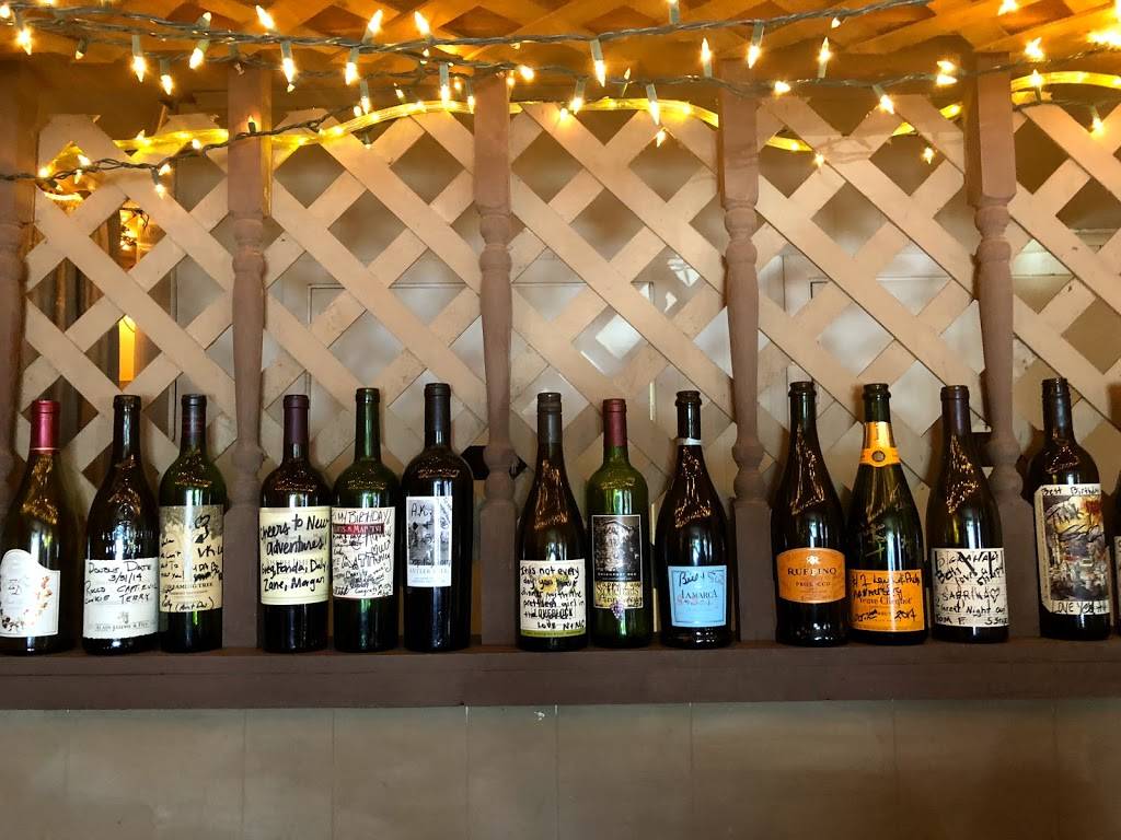 Savellis Italian Restaurant | meal takeaway | 3055 Sutherland Ave, Knoxville, TN 37919, USA | 8655219085 OR +1 865-521-9085