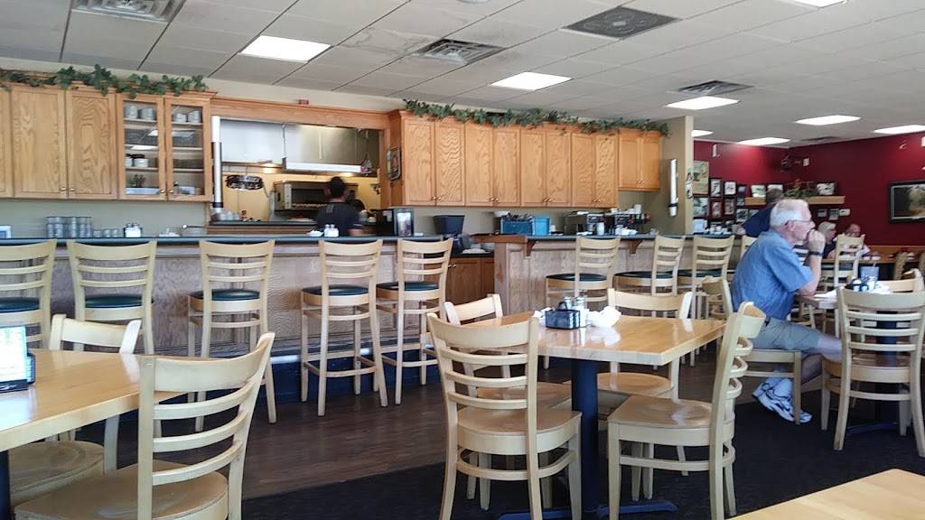 Charlies Restaurant | restaurant | 130 Clow International Pkwy, Bolingbrook, IL 60490, USA | 6307710501 OR +1 630-771-0501