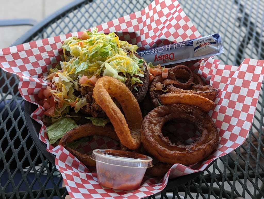 Red Rock | restaurant | 506 Glenn St, Wall, SD 57790, USA | 6052792388 OR +1 605-279-2388