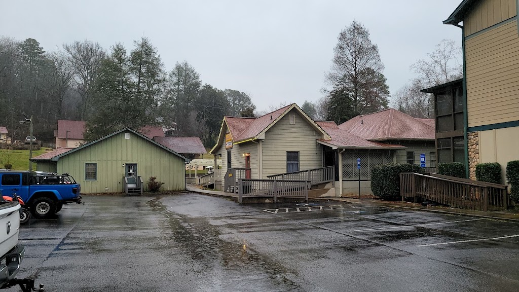 Alpine Pizza Garden | restaurant | 8797 N Main St, Helen, GA 30545, USA | 7068922949 OR +1 706-892-2949